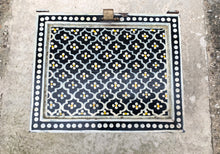 Load image into Gallery viewer, Beautiful Vintage Indian Wooden Jewellery Box - Freya's Trading Post