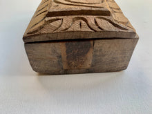 Load image into Gallery viewer, Decorative Vintage Hand Carved Wooden Indian Spice Box
