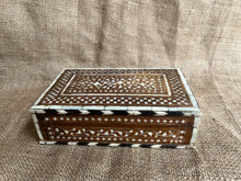 Load image into Gallery viewer, Beautiful Vintage Bone Inlay Decorative Box
