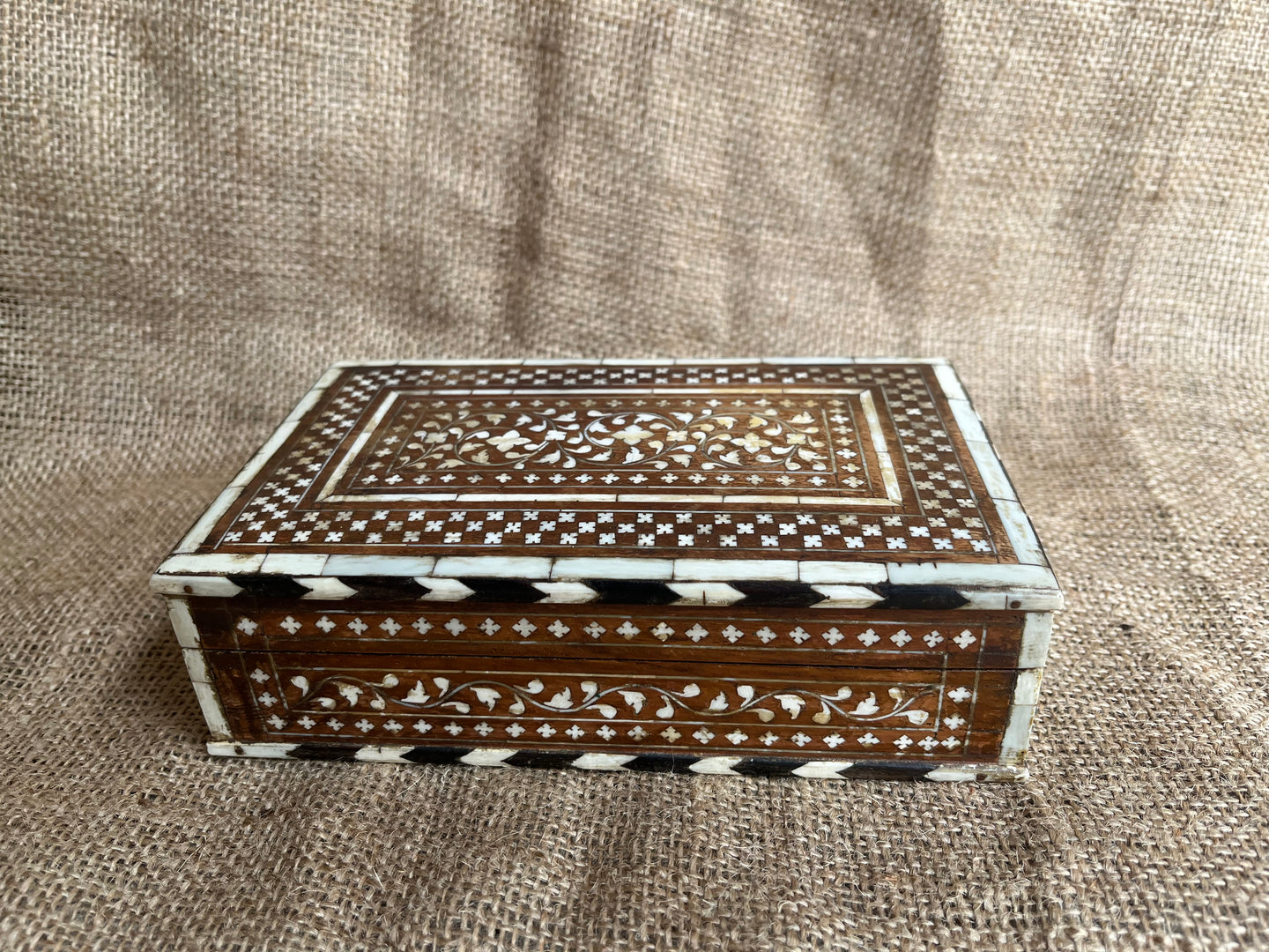 Beautiful Vintage Bone Inlay Decorative Box