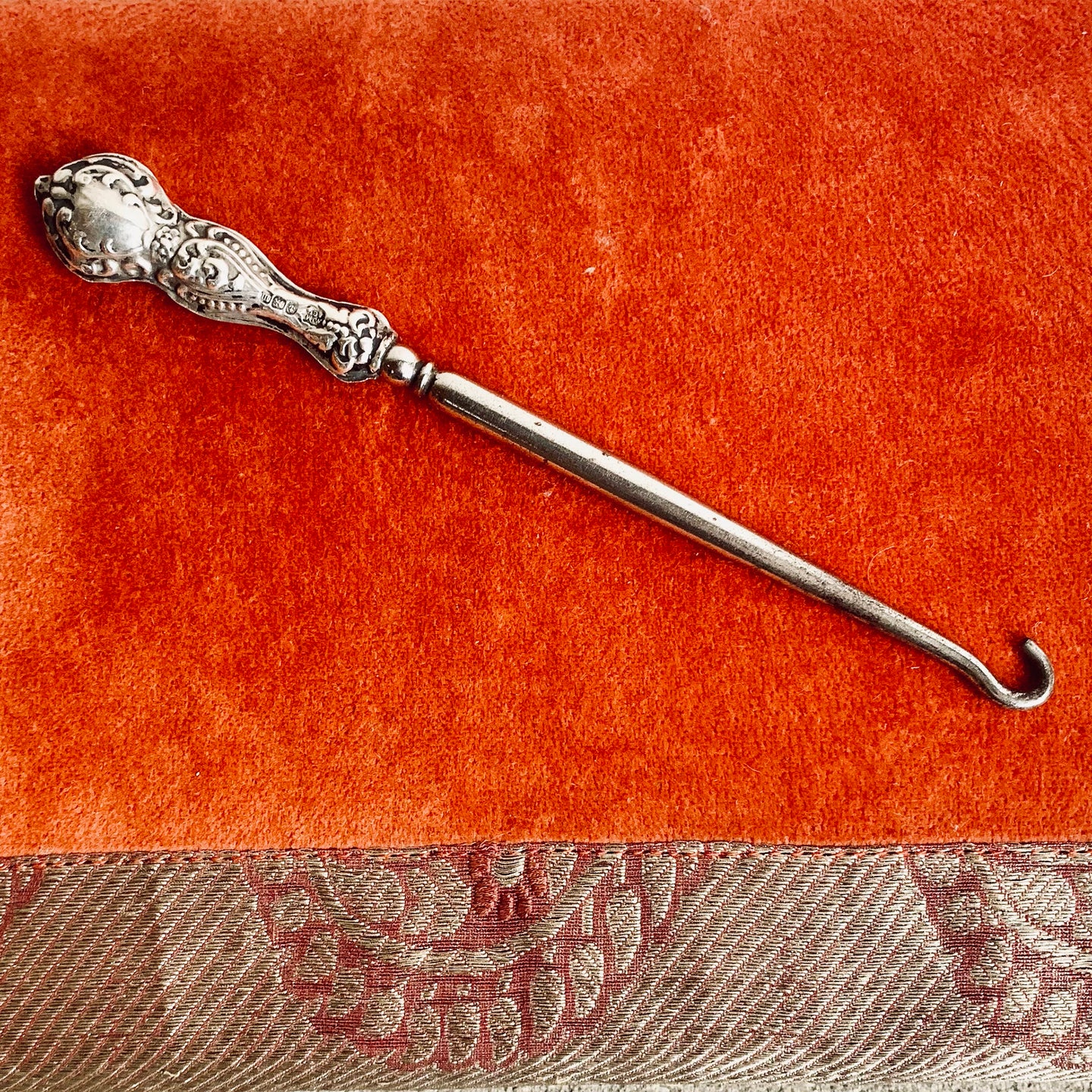 Beautiful Sterling Silver Ornate Button Hook Circa 1911 W J Myatt Co Birmingham England