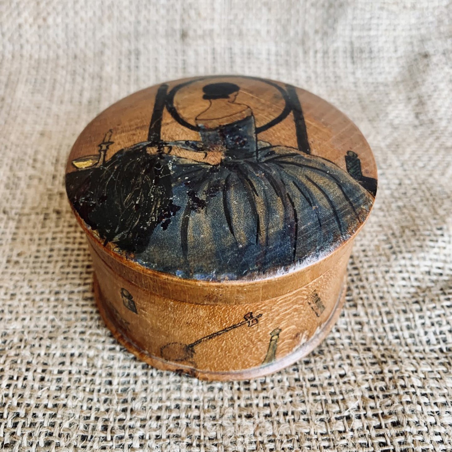 Charming Vintage Decorated Wooden Trinket Box