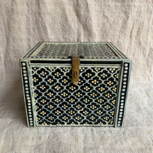 Load image into Gallery viewer, Beautiful Vintage Indian Wooden Jewellery Box
