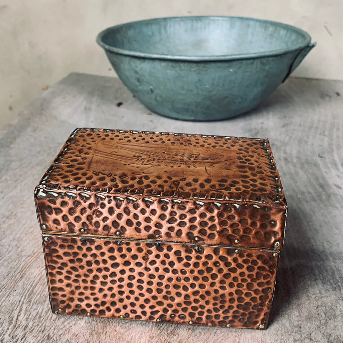 Stylish Vintage Copper Hand Hammered Arts and Crafts Playing Cards Box - Freya's Trading Post