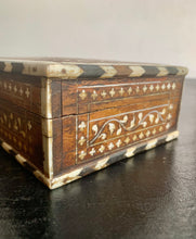 Load image into Gallery viewer, Beautiful Vintage Bone Inlay Decorative Box
