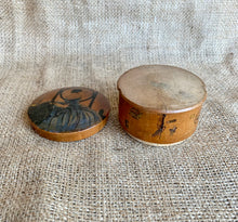 Load image into Gallery viewer, Charming Vintage Decorated Wooden Trinket Box
