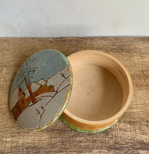 Load image into Gallery viewer, Charming Vintage Painted Wooden Trinket Box
