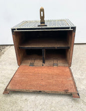 Load image into Gallery viewer, Beautiful Vintage Indian Wooden Jewellery Box

