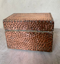 Load image into Gallery viewer, Stylish Vintage Copper Hand Hammered Arts and Crafts Playing Cards Box
