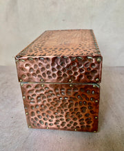 Load image into Gallery viewer, Stylish Vintage Copper Hand Hammered Arts and Crafts Playing Cards Box
