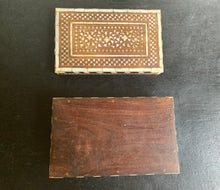 Load image into Gallery viewer, Beautiful Vintage Bone Inlay Decorative Box
