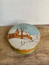 Load image into Gallery viewer, Charming Vintage Painted Wooden Trinket Box
